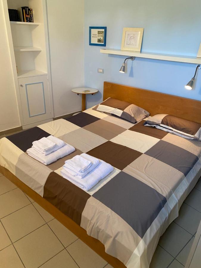 Villa Titti Residence La Bussola Фонтане-Бьянке Экстерьер фото